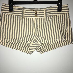 Women’s shorts. Size 4.